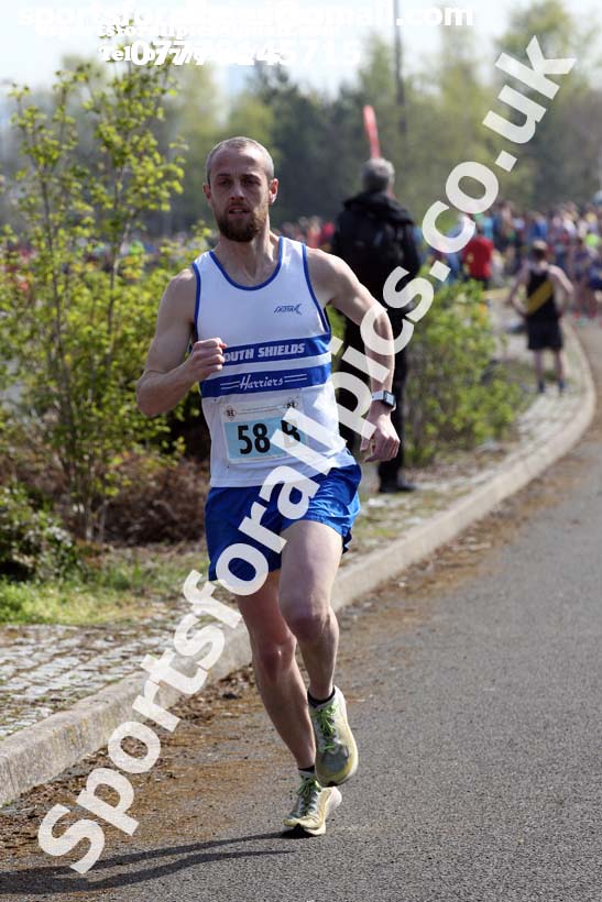 Senior mens 2019 Elswick Harirers Good Friday Road Relay, Newburn, Newcastle. Photo:  David T. Hewitson/Sports for All Pics